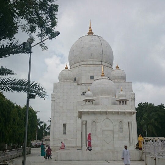 33rd Dai-Al-Mutlaq Syedna Feerkhan Shujauddin Bin Ahmed bin Malek Shah {RA}